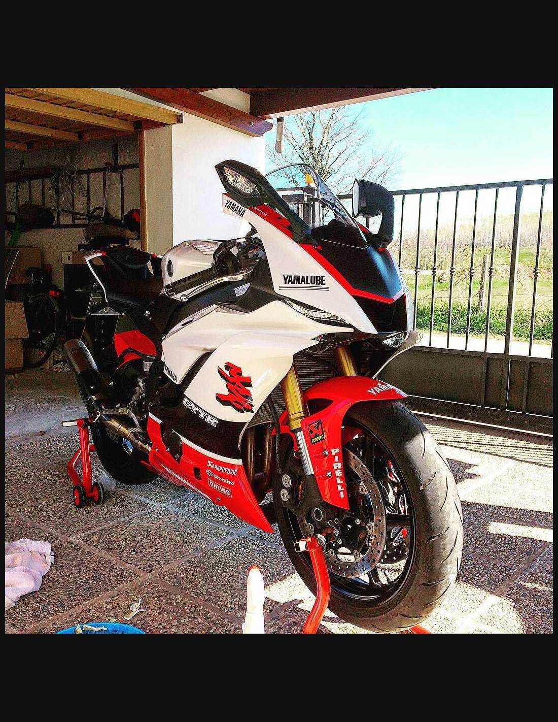 yamaha r6 black 2022