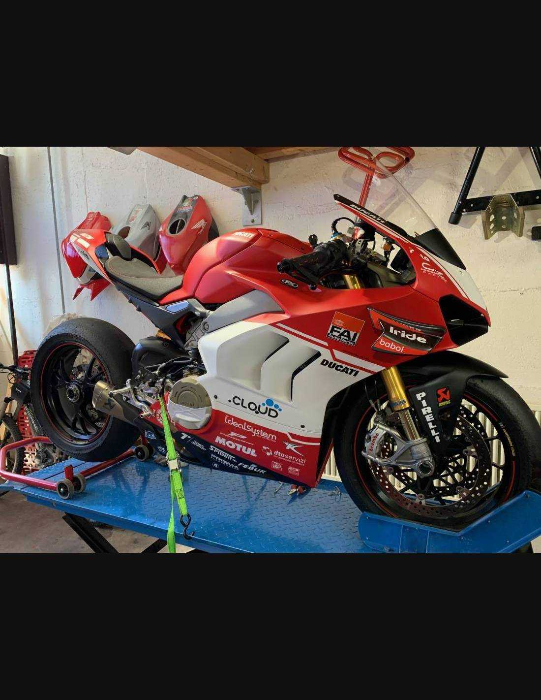 panigale v4 race fairings